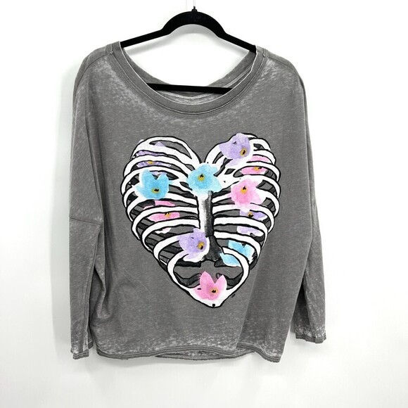 NWT CHASER Gray Pink Blue Heart Floral Rib Cage Graphic Dolman Sleeve Top Medium - Picture 1 of 5